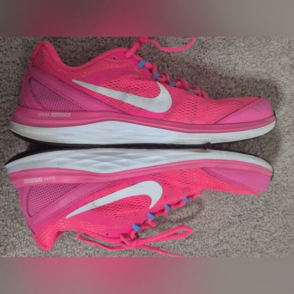 Nike | Pink | Woman's Running Shoes | Size 10 - Picture 8 of 12